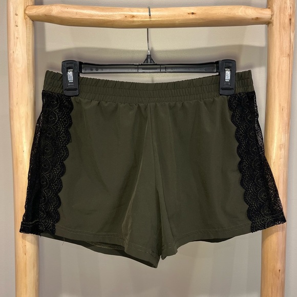 FABLETICS XS black laced trim Army Green athletic shorts back pocket velcro - Picture 1 of 13